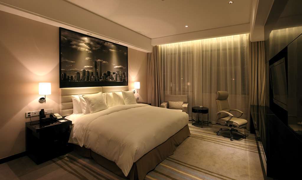 Haoyin Gloria Plaza Hotel Guangzhou Room photo